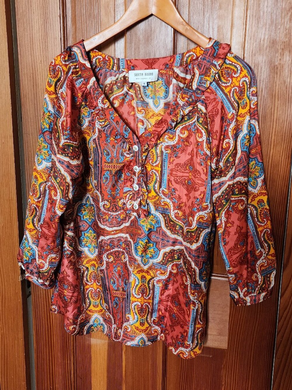 Gorgeous Paisley Silk Blouse with Unusual buttons, by Skirtin Around, Size 6